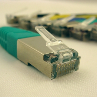 Netrack patch kabel RJ45, s litou ochranou, Cat 5e FTP, 0.5m zelenÃ½