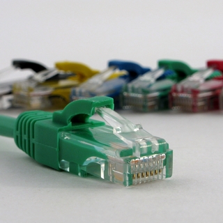 Netrack patch kabel RJ45, s litou ochranou, Cat 5e UTP, 0.25m zelenÃ½