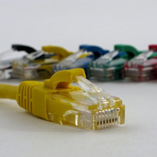 Netrack patch kabel RJ45, s litou ochranou, Cat 5e UTP, 0.25m Å¾lutÃ½
