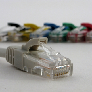 Netrack patch kabel RJ45, s litou ochranou, Cat 5e UTP, 0.5m Å¡edÃ½